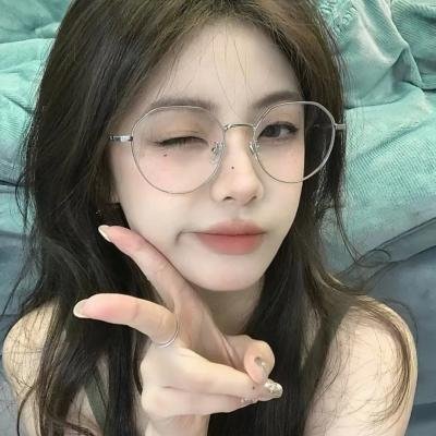 机器情人之野蛮女管家封面